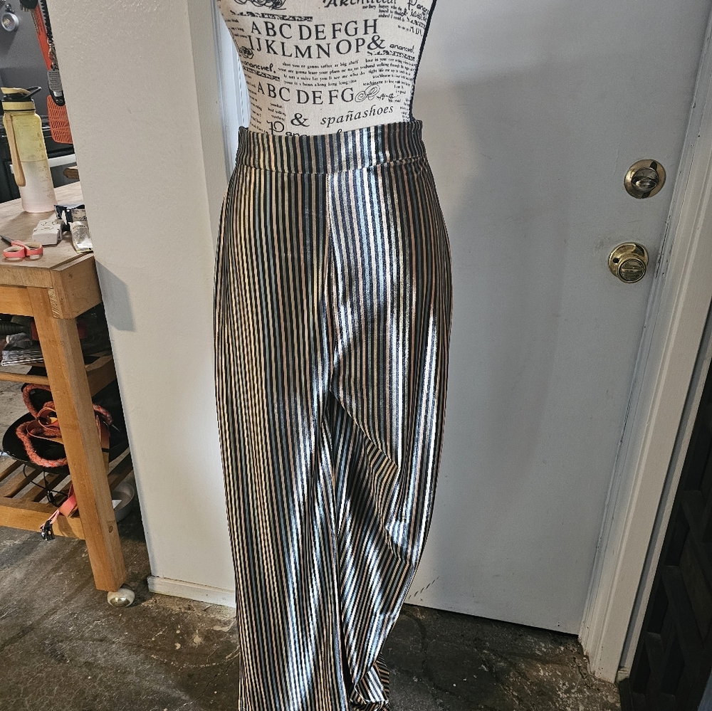 Zara Black and White Dress Pants with Pinstripe Design